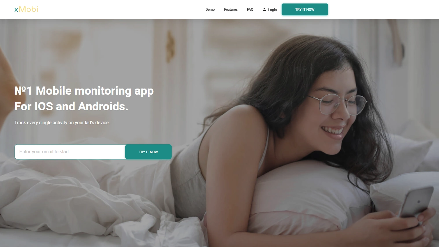 Screenshot of the xMobi Default URL landing page hero section.